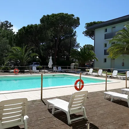 Aparthotel Pineta 3*